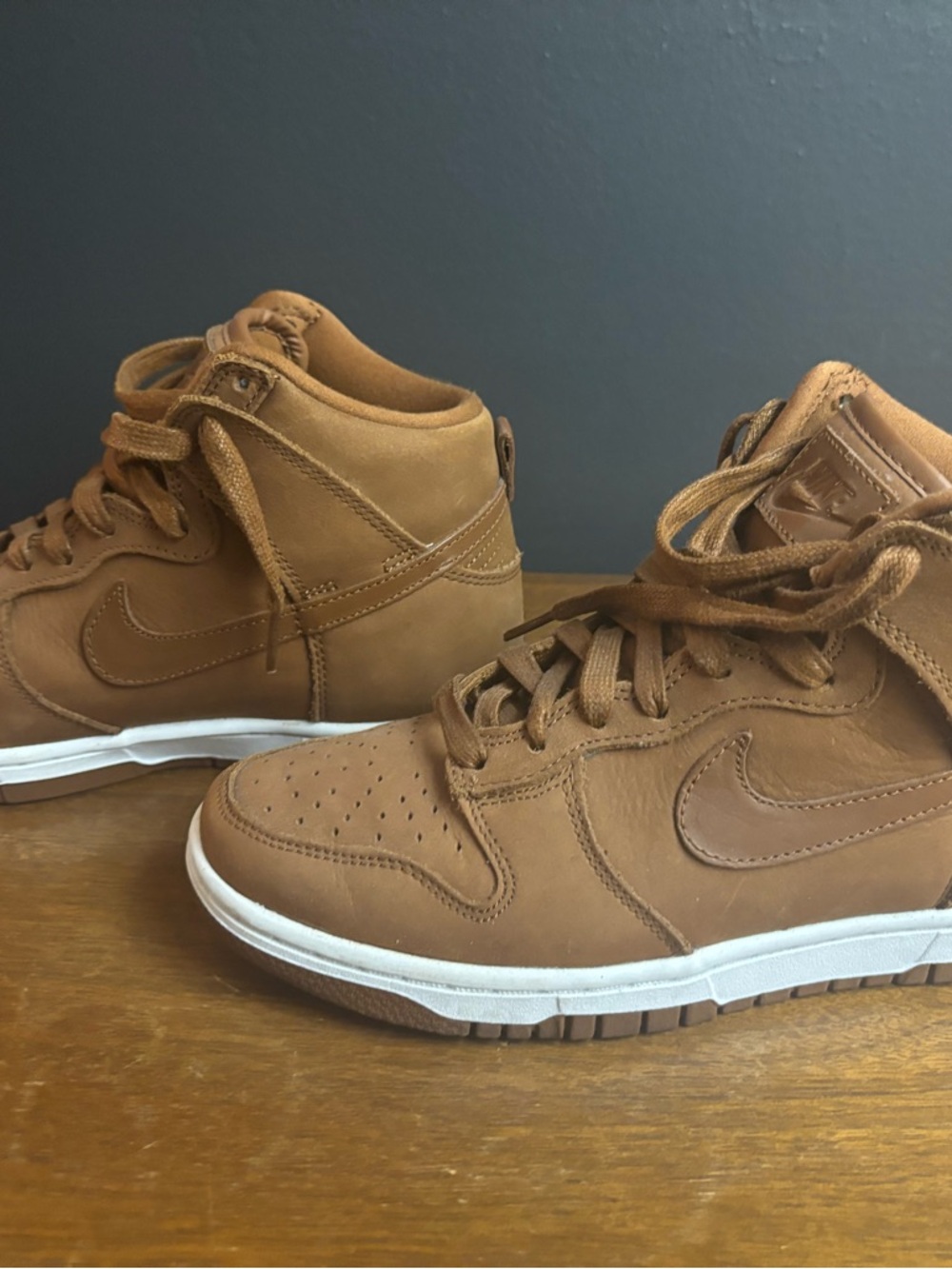 NIKE Dunk High Top Vachetta Tan